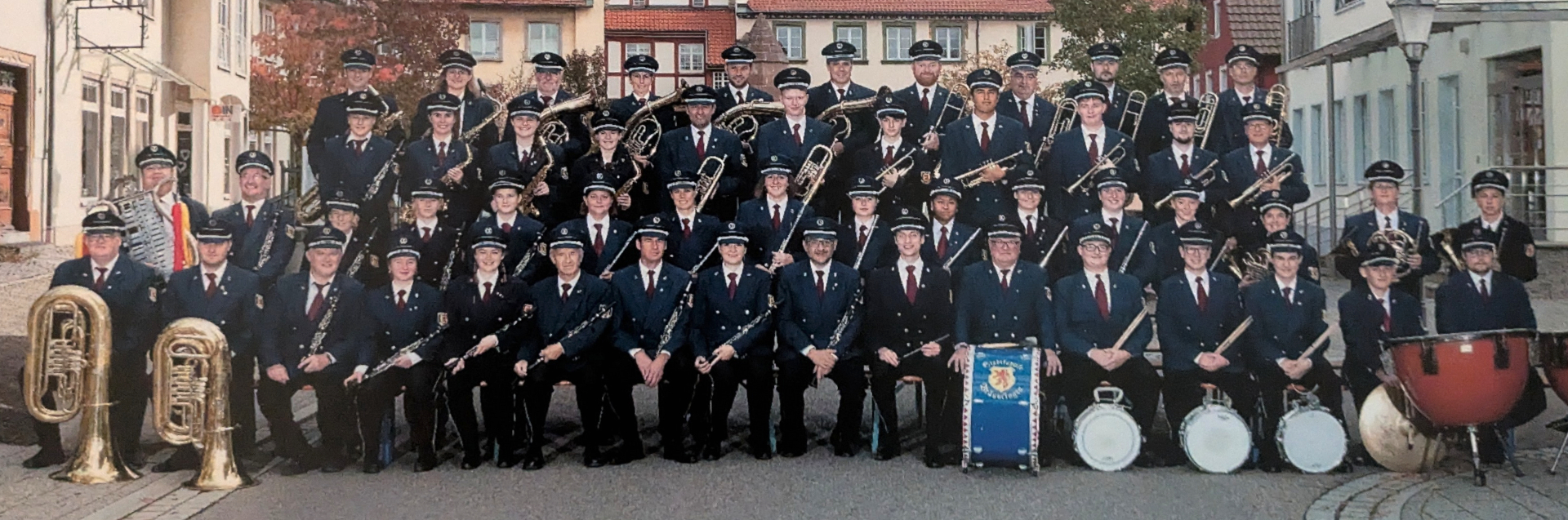 Gruppenfoto der Stadtkapelle Bräunlingen in ihrer blauen Uniform